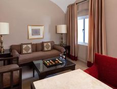 Junior Suite, Queen Bed, Garden View