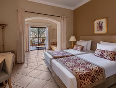 Family Deluxe Twin beds Garden View