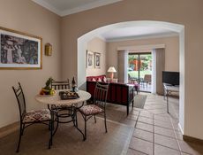 Two-Bedroom Apartment Queen or Twin beds Garden View