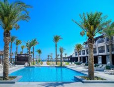 Deluxe Family Queen or Twin Bed Pool & Sea View
