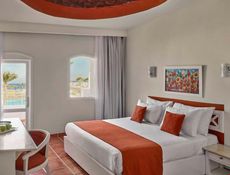 Standard King or Twin Bed Pool View