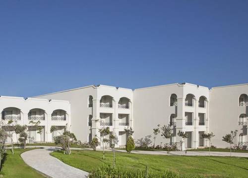 misir/matruh/marsa-matruh/cleopatra-luxury-resort-sidi-henish-north-coast_594a1fb8.jpg