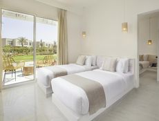 Superior Family Suite - Pool View