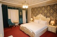DOUBLE BED ROOM