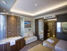 Deluxe Jacuzzi Suit
