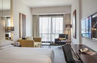 Family Connecting Rooms - Queen and Twin Beds