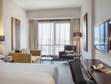 Family Connecting Rooms - Queen and Twin Beds