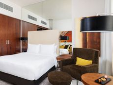 Centro Studio - Queen Bed