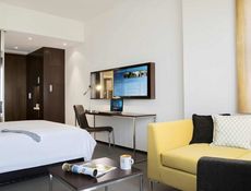 Centro Room - Queen Bed