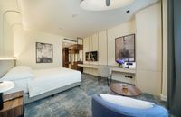 Guest Room - King Bed