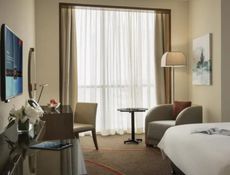 Guest Room-King Bed