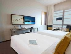 Spacious Sea View One bed Room Suite - Queen