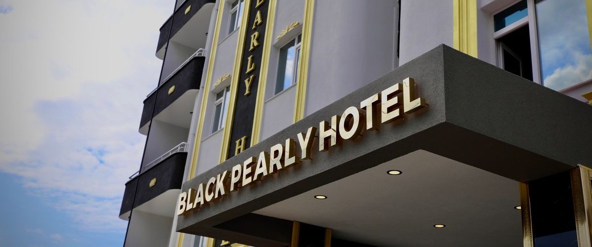 Black Pearly Hotel