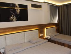 FAMLIY ROOM