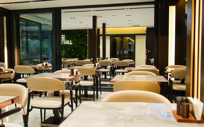 Sky Hill Hotel · 4