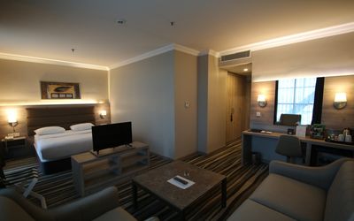 Excellence Inn Hotel · 3
