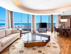 Deluxe Royal Suite Balkonlu - Deniz Manzaralı