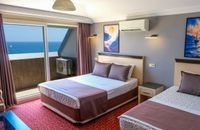 Standard Triple Room with Sea View
