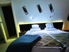 Camera Standard con Letto Matrimoniale/Doppia con Letti Singoli con Vista Piscina Balcone