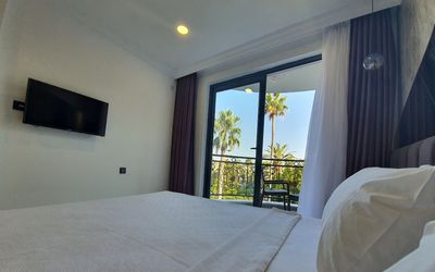 Karikatür Bi Hotel Ve Kafe · 4