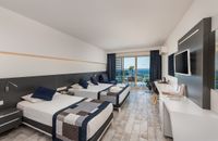Geräumiges Zimmer mit Meerblick