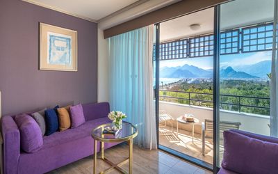 Rixos Downtown Antalya - The Land Of Legends Access · 4