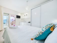 Kamer met zeezicht en balkon