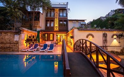 Castle Otel · 2