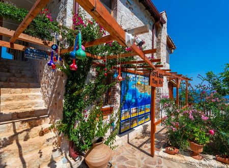 turkey/antalya/demre/istladatasevapart14245372.jpg