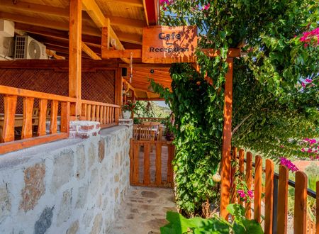 turkey/antalya/demre/istladatasevapartd0bf0ab0.jpg