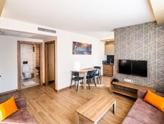 Lux Suite D (Balkonlu)