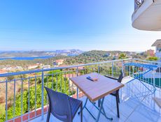 1+1 Seaview 107