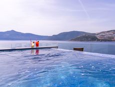 SUITE TERRASSE AVEC SALLE DE JACUZZI