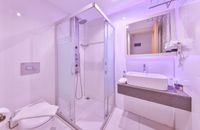 Doppelzimmer mit Balkon und Gartenblick