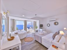 Superior Zimmer mit Meerblick und Whirlpool