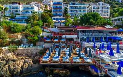 Sea View Hotel · 4