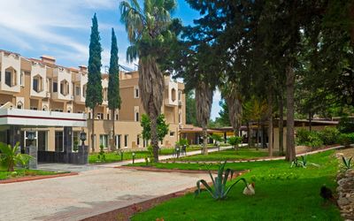 Alexius Beach Hotel · 4
