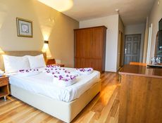 Standard Room - Partial Sea View