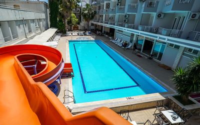 Nex Royal Beach Hotel · 4