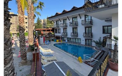 Orange Garden Hotel · 3