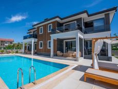 PLAJA 200 MT UZAKLIKTA ULTRA LUX HAVUZLU 2+1 REZİDANS