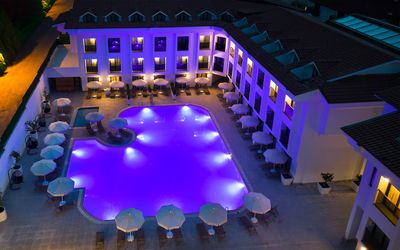 The Saint Star Hotel · 3
