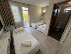 Chambre Familiale - Vue sur Piscine
