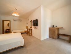 Classic Quadruple Room