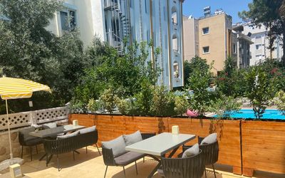 Serenity Suit Hotel · 3