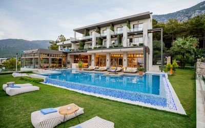 Melanippe Relaxing Hotel · 5