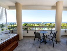 Corner Suite Jakuzili Deniz Manzaralı - Ana Bina