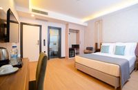 Standart Çift Kişilik Oda - Şehir veya Dağ Manzaralı