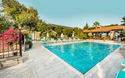 Leda Beach Hotel · 5