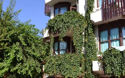 Neptün Hotel · 4